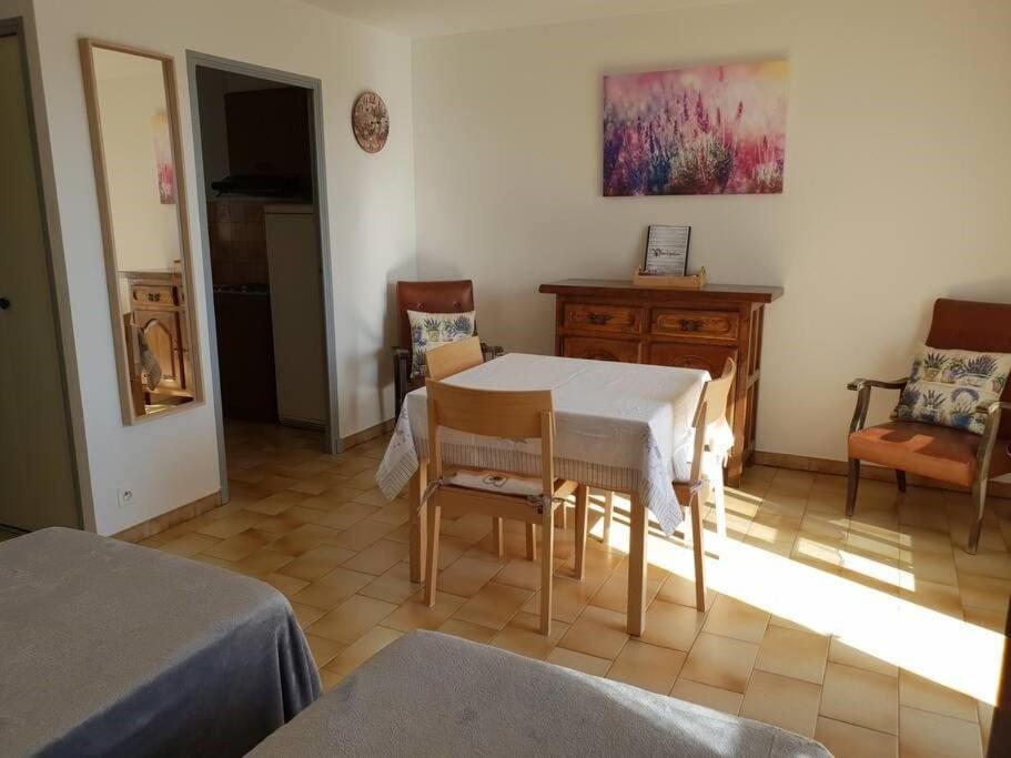 Residence Lou Cigaloun - Ana Location Gréoux-les-Bains Eksteriør bilde