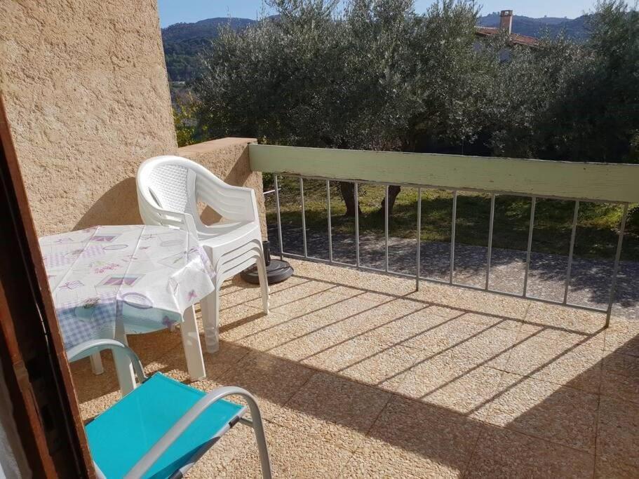 Residence Lou Cigaloun - Ana Location Gréoux-les-Bains Eksteriør bilde