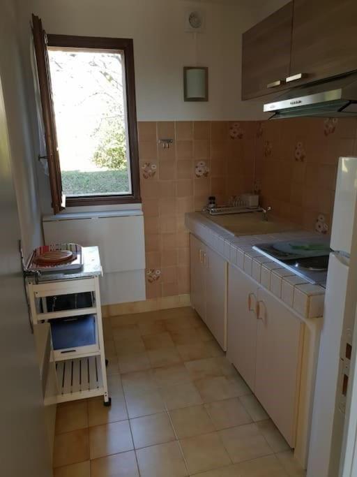 Residence Lou Cigaloun - Ana Location Gréoux-les-Bains Eksteriør bilde