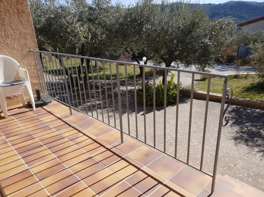 Residence Lou Cigaloun - Ana Location Gréoux-les-Bains Eksteriør bilde