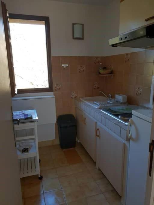 Residence Lou Cigaloun - Ana Location Gréoux-les-Bains Eksteriør bilde