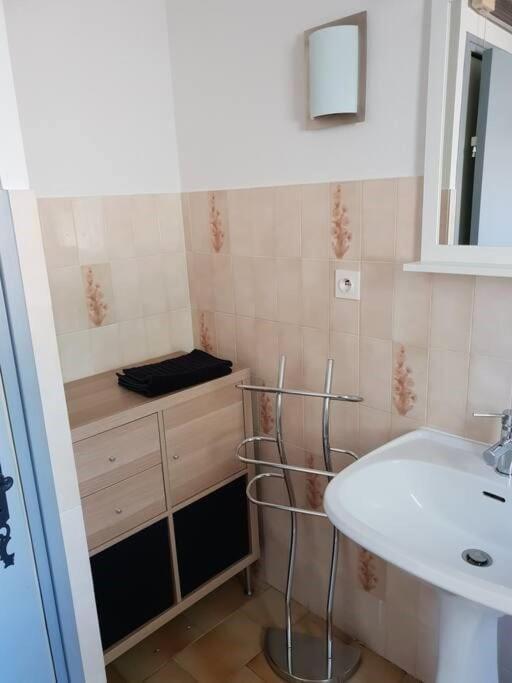 Residence Lou Cigaloun - Ana Location Gréoux-les-Bains Eksteriør bilde
